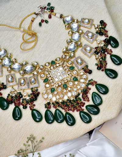 Amyra necklace set (green)