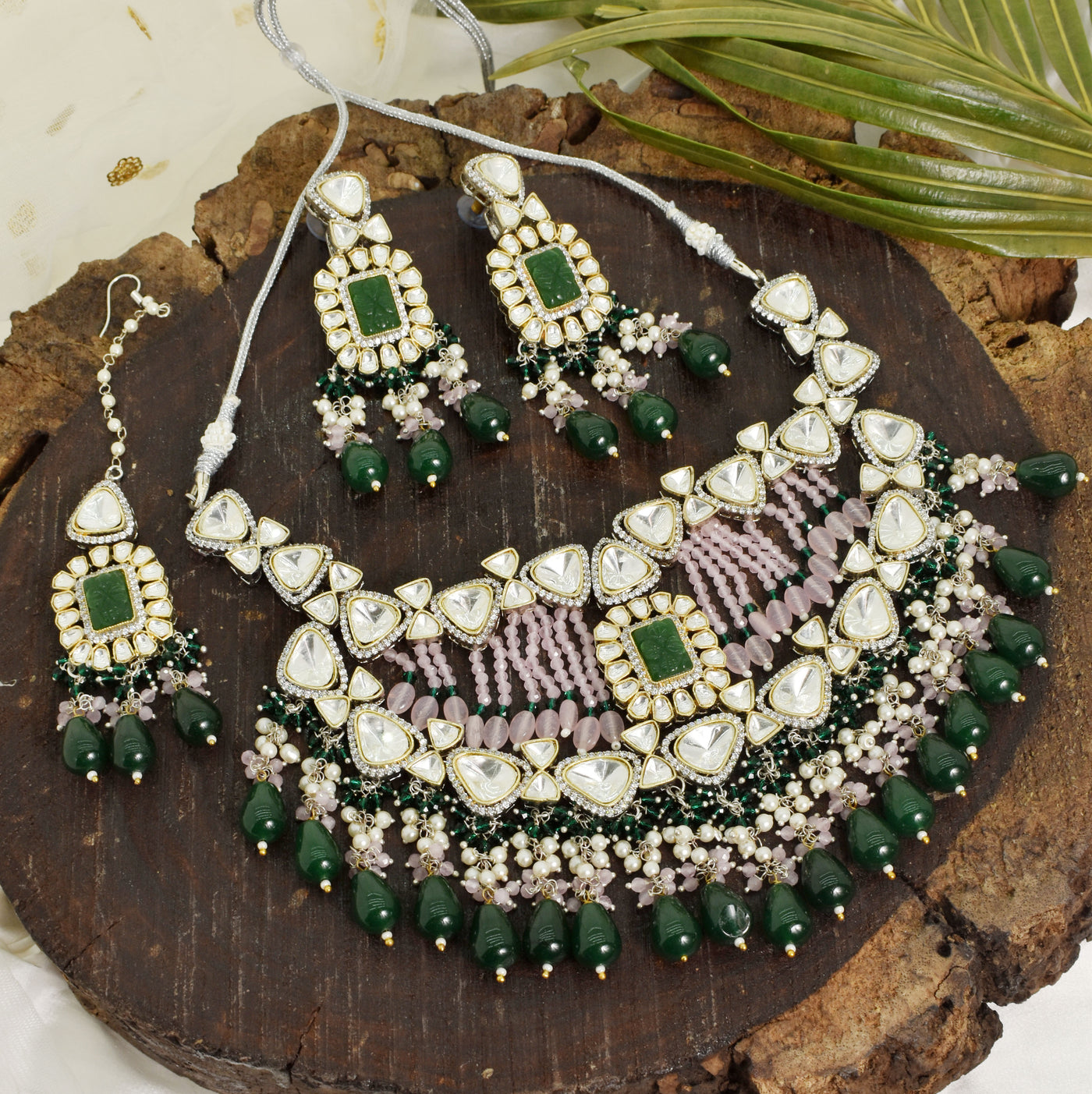SHAANIA necklace set